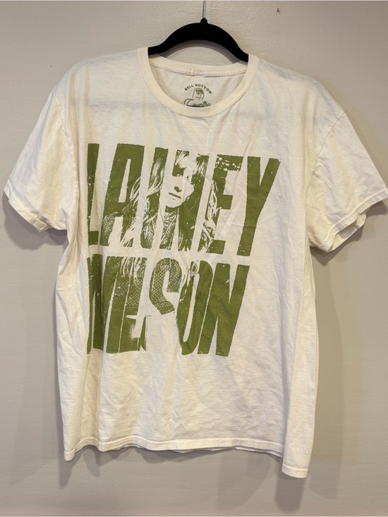 Lainey Wilson Tops - Lainey Wilson Bell Bottom Country Graphic Tee Concert Merch Off White Cream XL